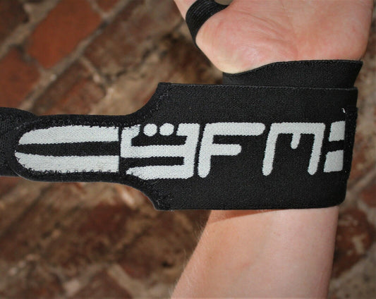 Padded Wrist Wraps for Weightlifting Support and Grip Enhancement