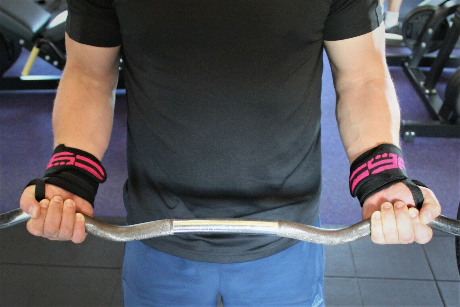 Padded Wrist Wraps for Weightlifting Support and Grip Enhancement